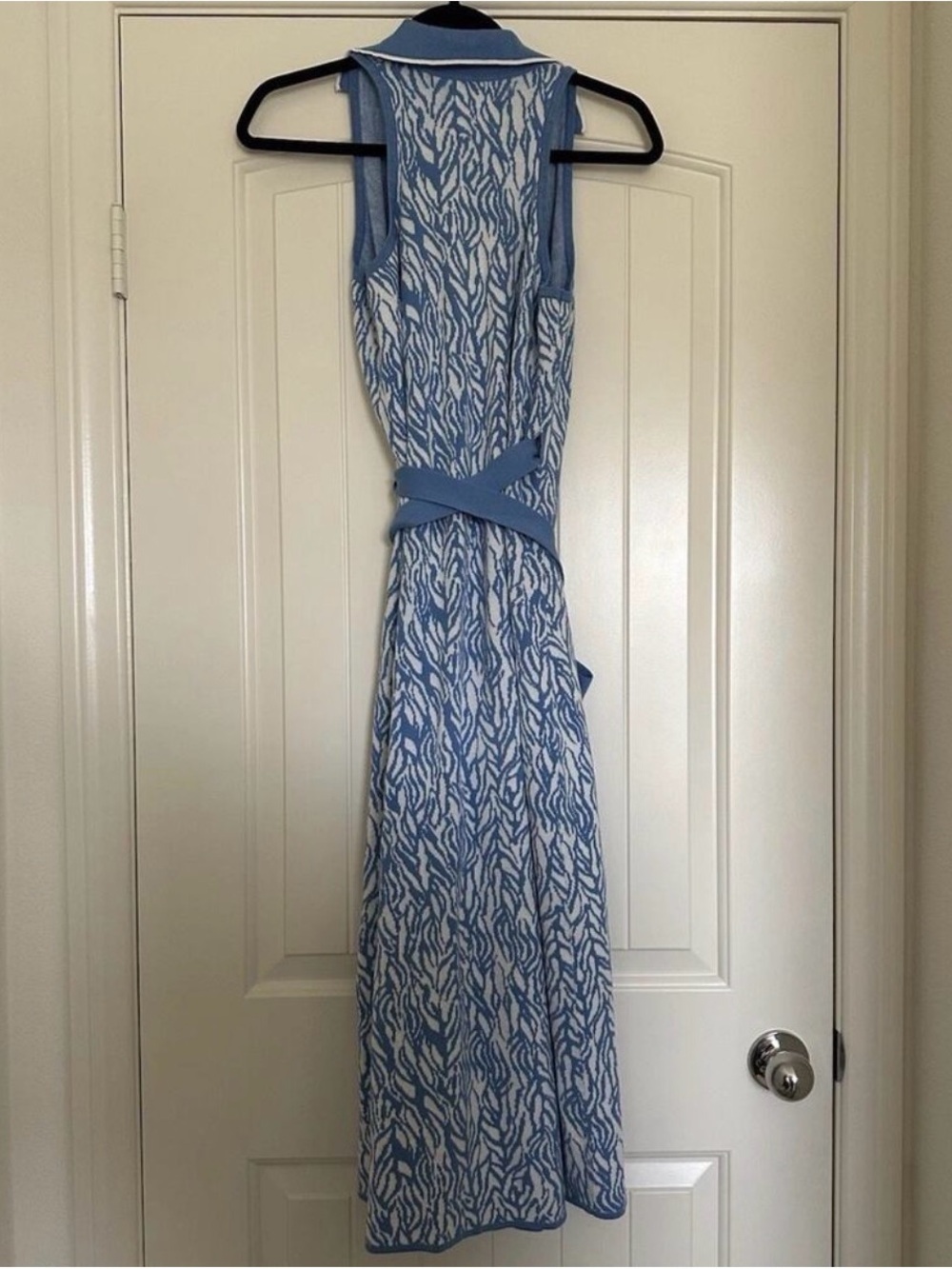 Diane Von Furstenberg Light Blue Printed Wrap Dress NWOT - Picture 4 of 5
